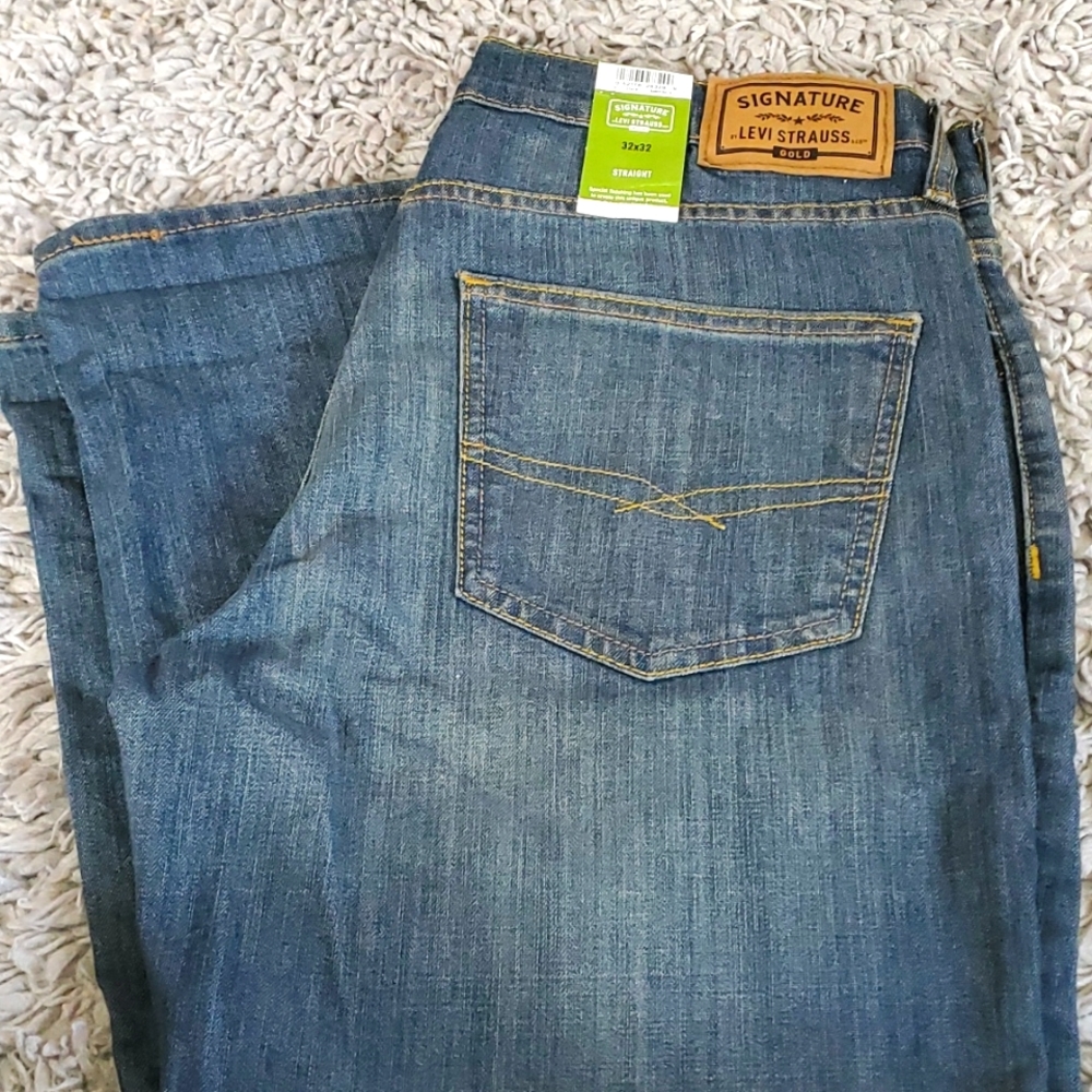 32x32 Levi Straight Med. Wash Jeans